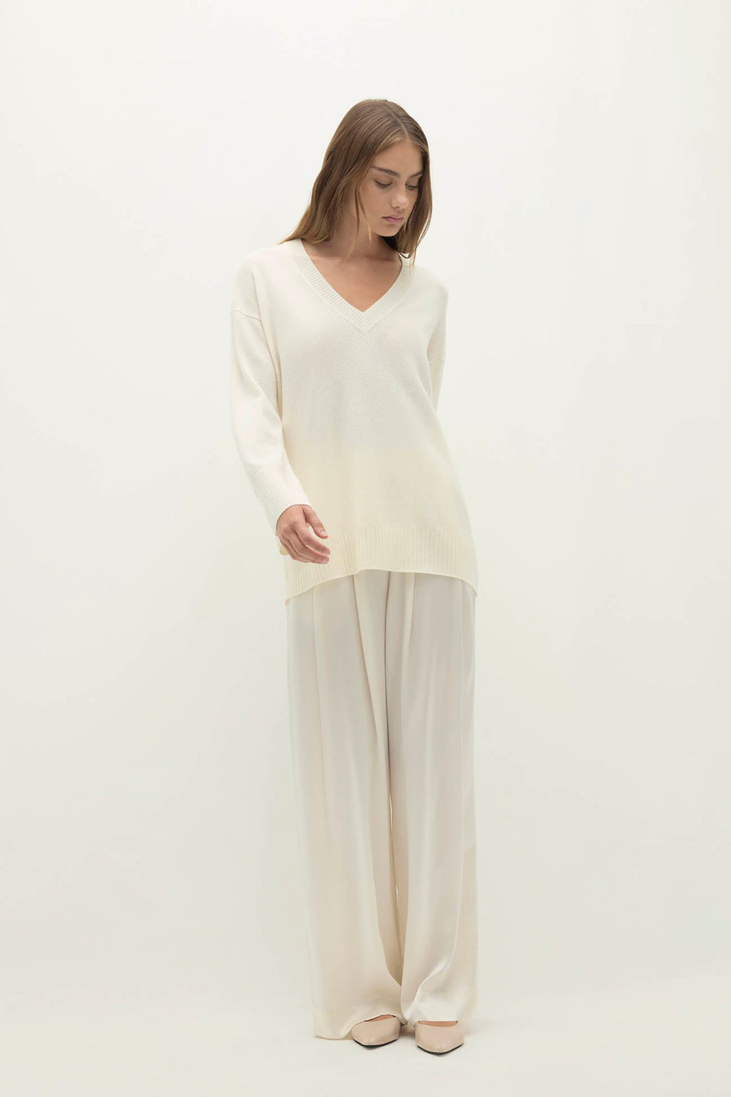 VIOLA V-NECK CASHMERE SWEATER