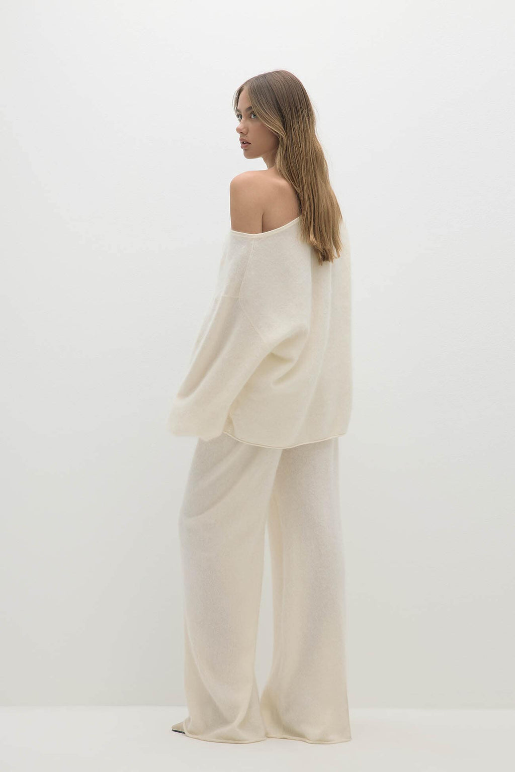 PENELOPE BRUSHED CASHMERE OFF THE SHOULDER SWEATER