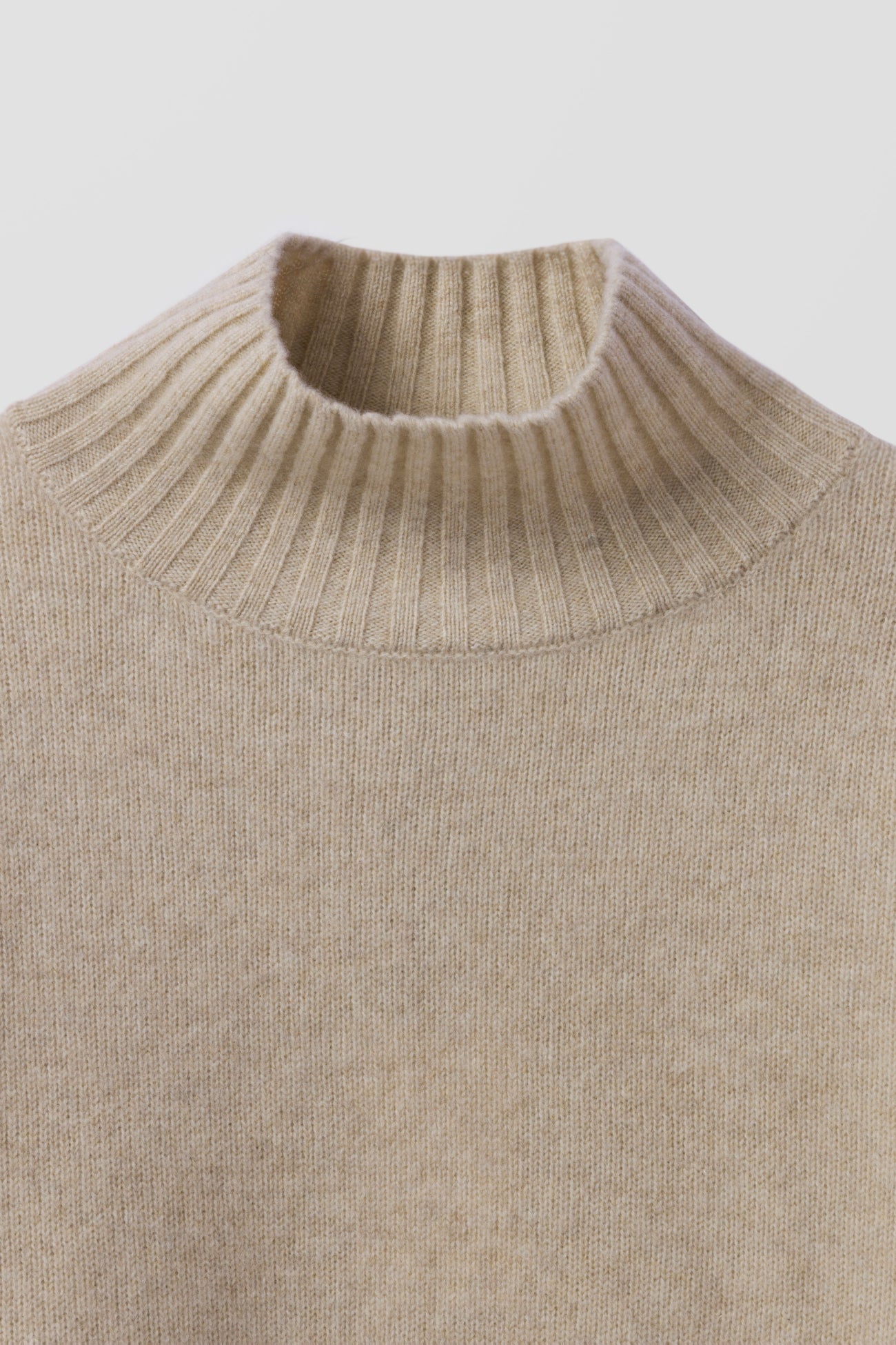 EMBER CASHMERE TURTLENECK